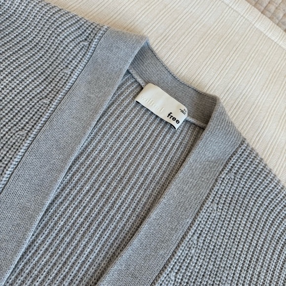 Aritzia Wilfred Free Unwind Wool Cardigan - Picture 4 of 6